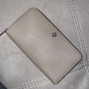 Tory Burch wallet